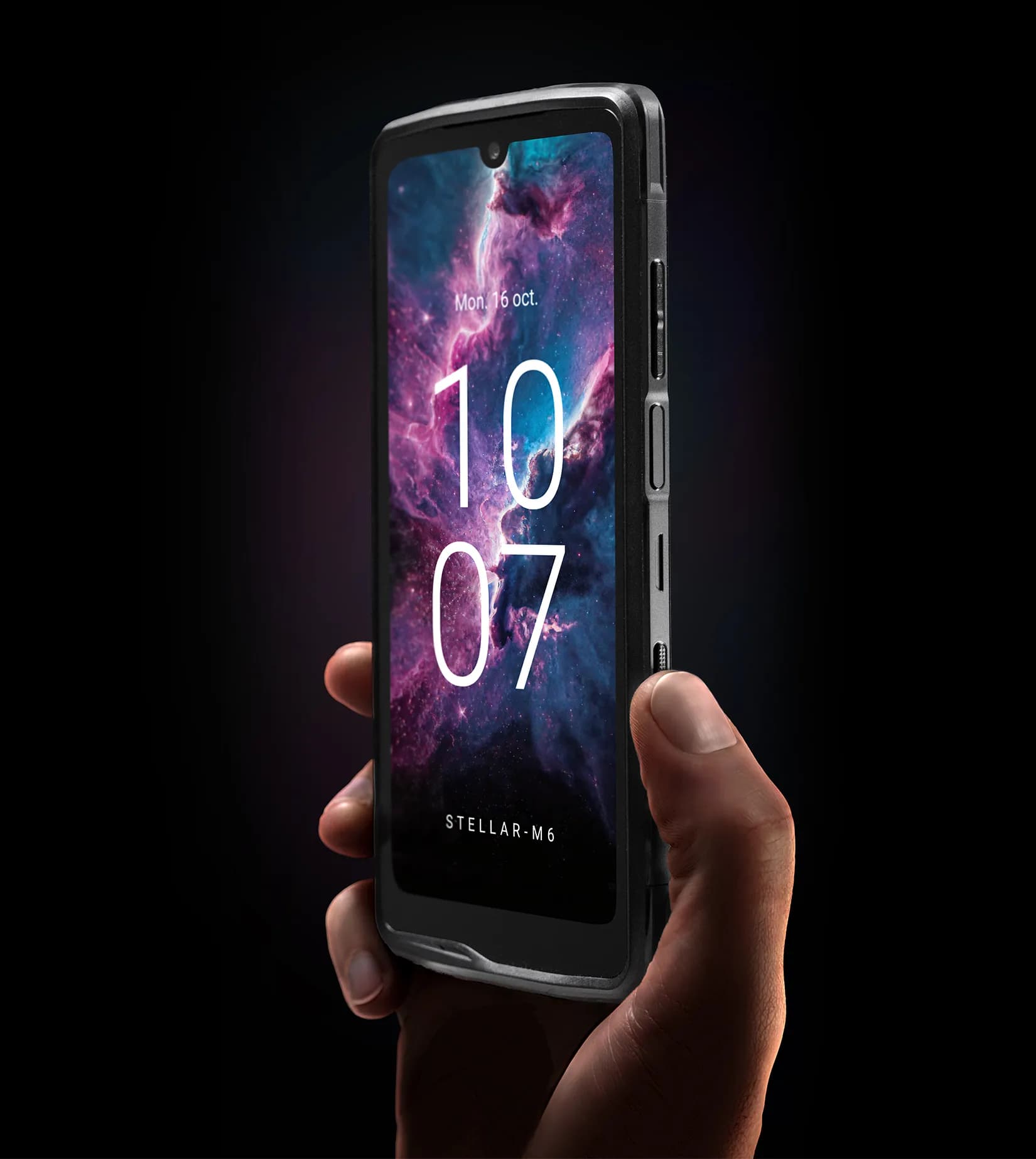 stellar M6 dans une main